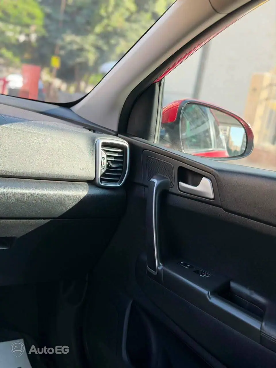 Kia Sportage ٢٠٢٢ – الصورة 12 من 19