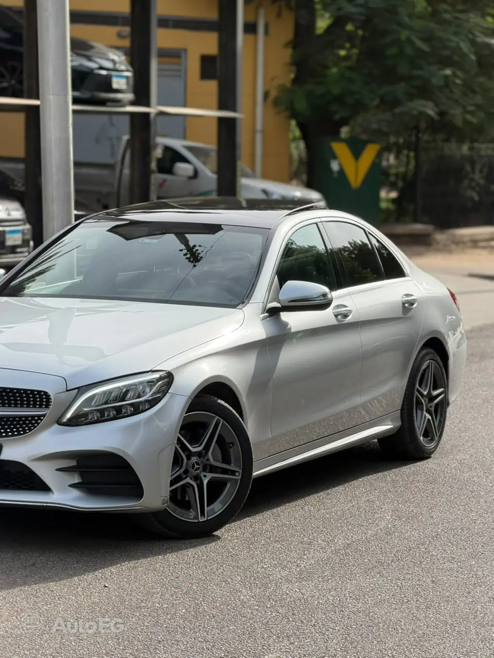 Mercedes-Benz C180 ٢٠١٩ – الصورة 5 من 23