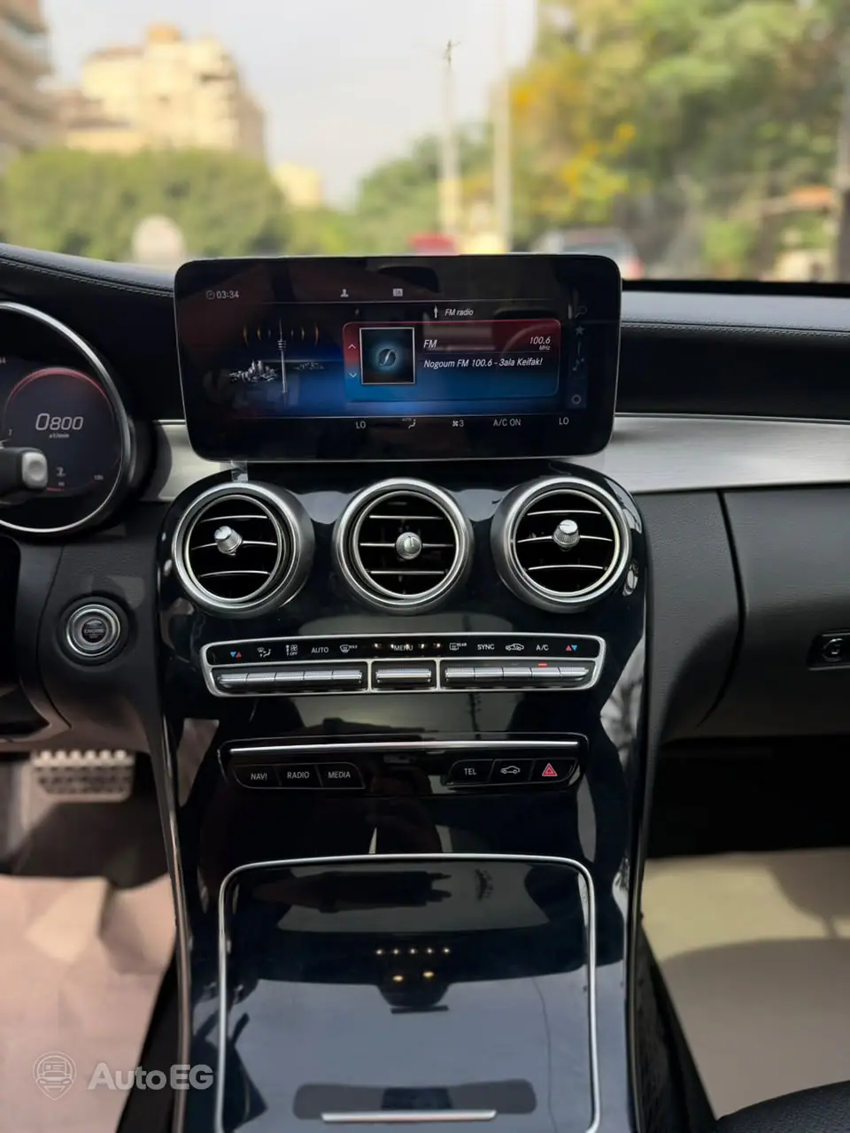 Mercedes-Benz C180 ٢٠١٩ – الصورة 12 من 23