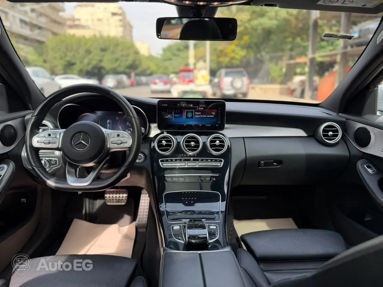 Mercedes-Benz C180 ٢٠١٩ – الصورة 11 من 23