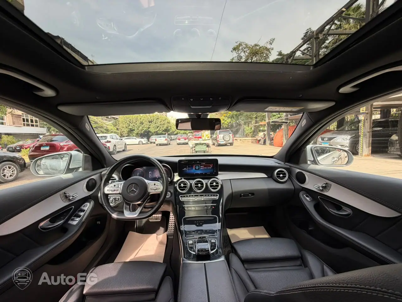 Mercedes-Benz C180 ٢٠١٩ – الصورة 10 من 23