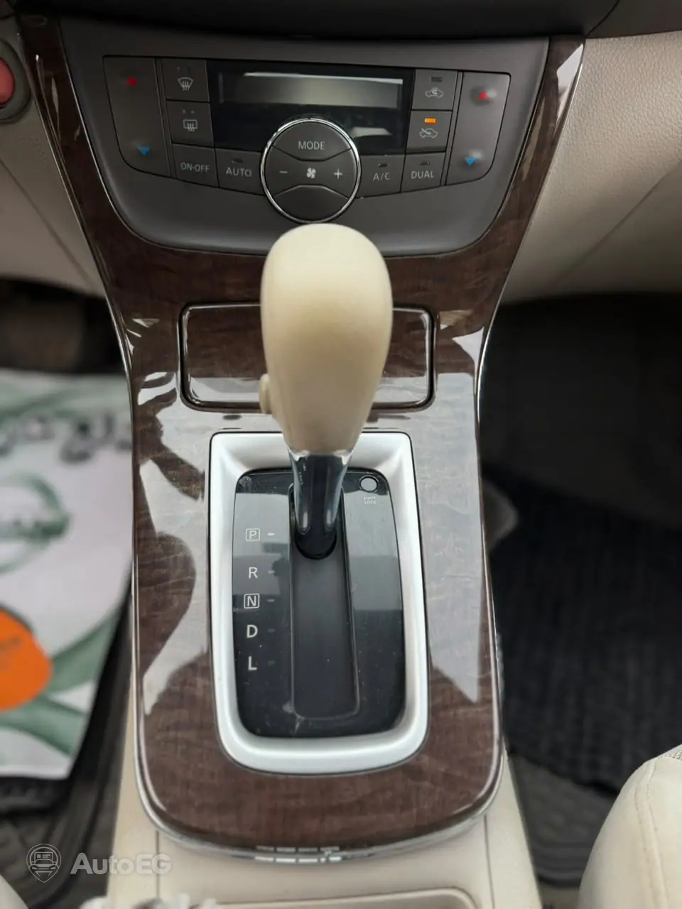 Nissan Sentra ٢٠١٦ – الصورة 21 من 24