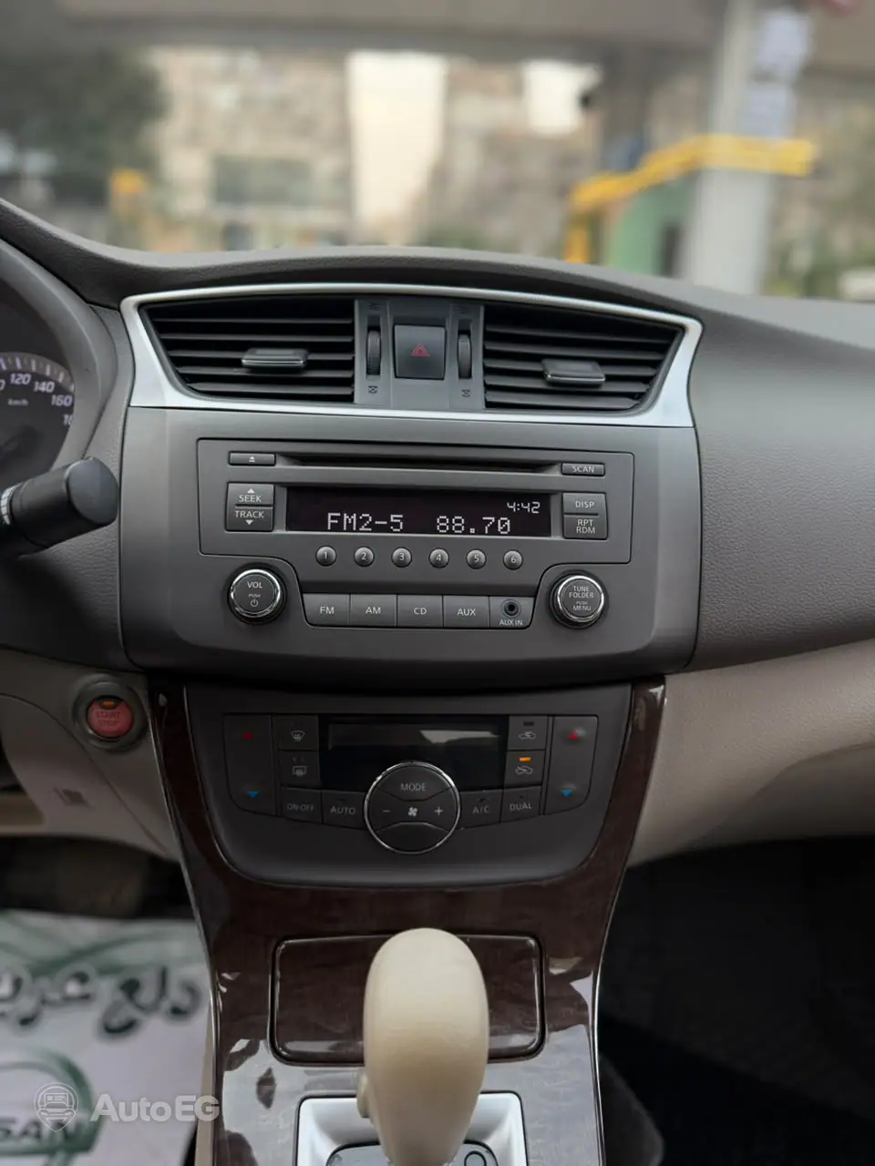 Nissan Sentra ٢٠١٦ – الصورة 12 من 24