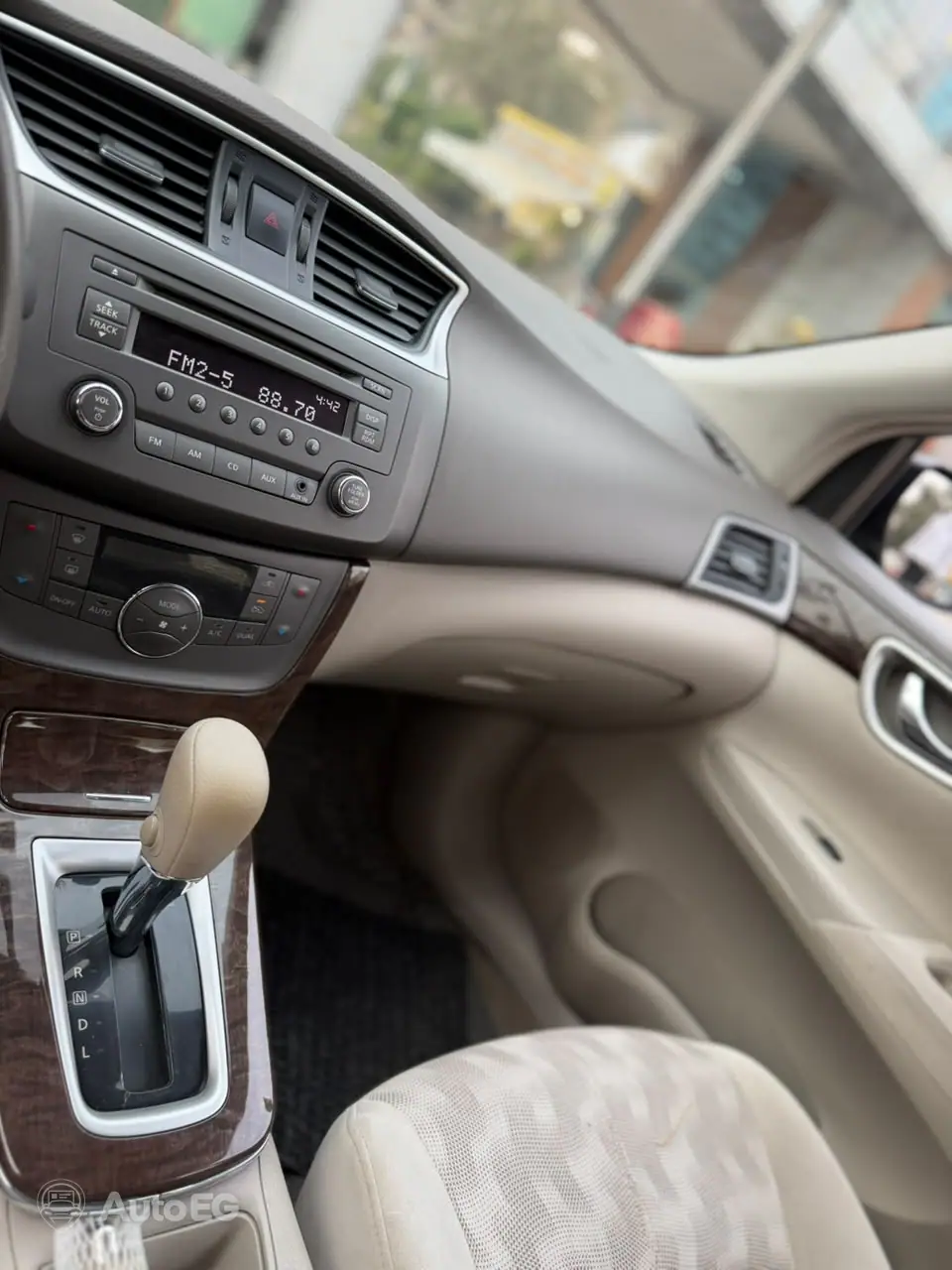 Nissan Sentra ٢٠١٦ – الصورة 14 من 24