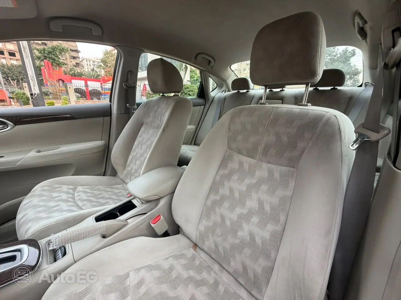 Nissan Sentra ٢٠١٦ – الصورة 22 من 24