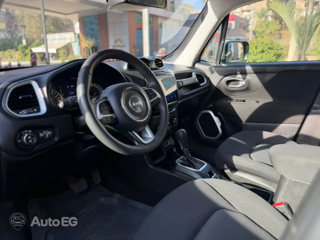 Jeep Renegade ٢٠٢١ – الصورة 12 من 23