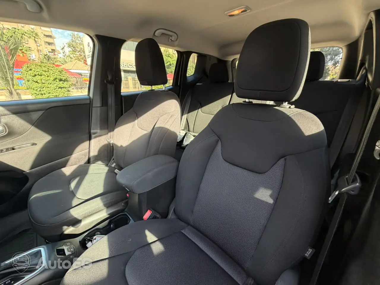 Jeep Renegade ٢٠٢١ – الصورة 22 من 23