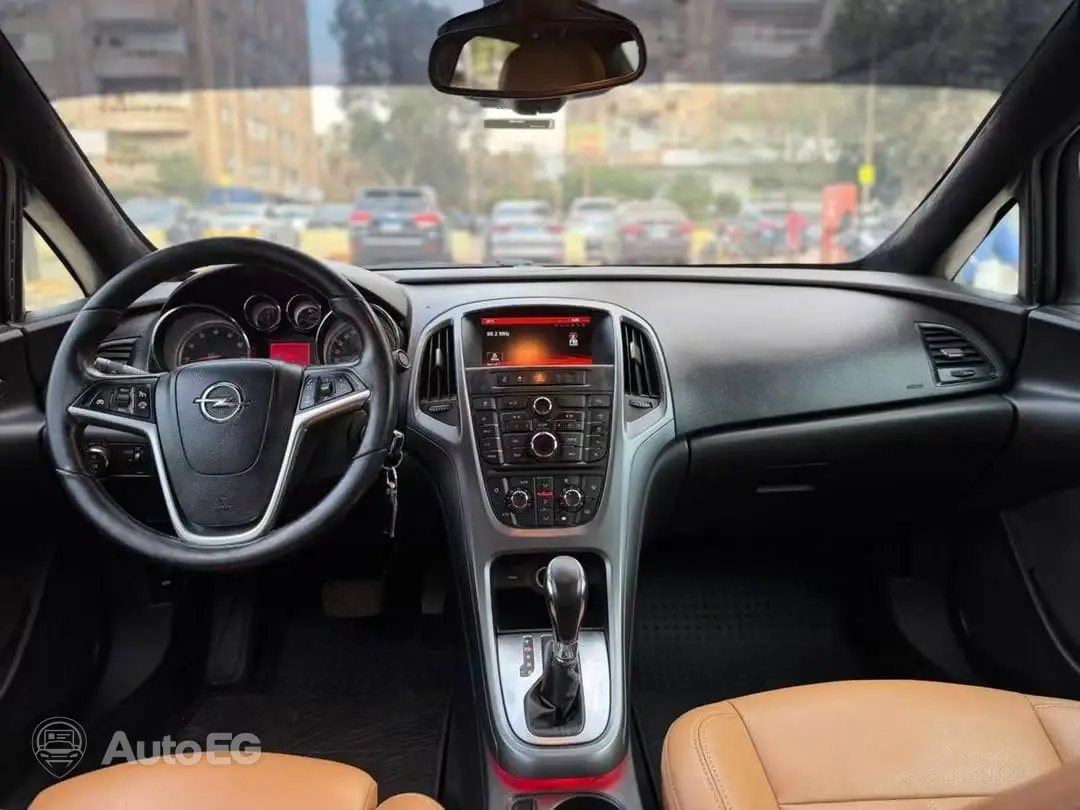 Opel Astra ٢٠١٦ – الصورة 7 من 17