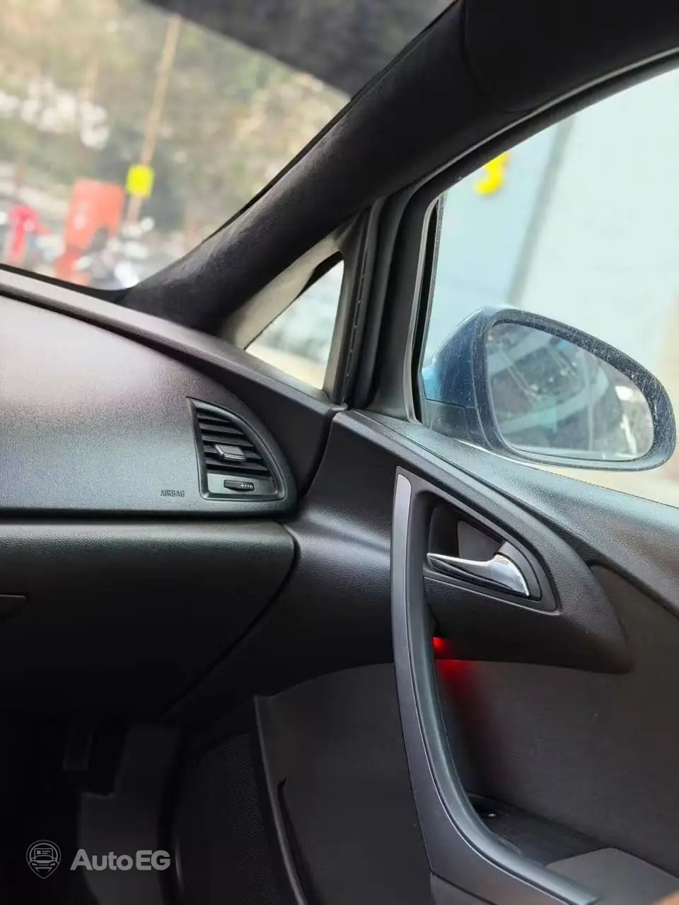 Opel Astra ٢٠١٦ – الصورة 11 من 17