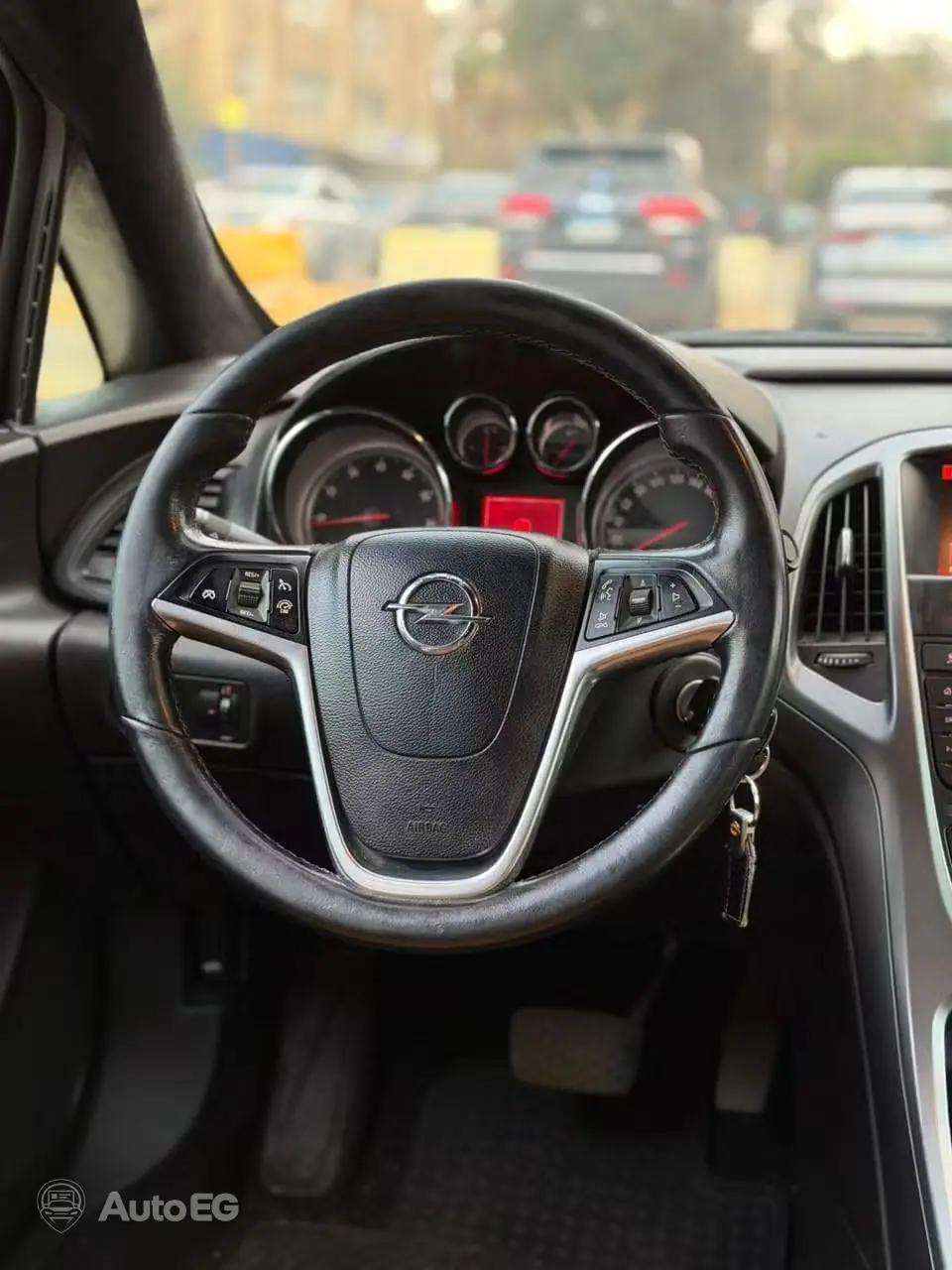 Opel Astra ٢٠١٦ – الصورة 12 من 17