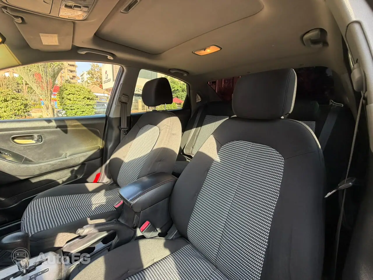 Hyundai Elantra HD ٢٠١٩ – الصورة 21 من 22