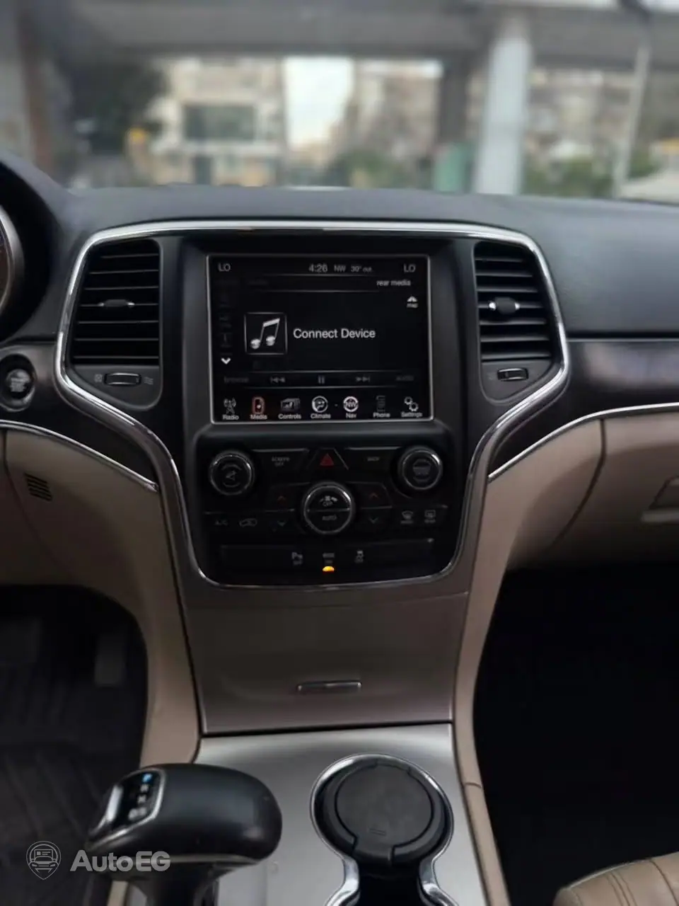 Jeep Grand Cherokee ٢٠١٧ – الصورة 14 من 19