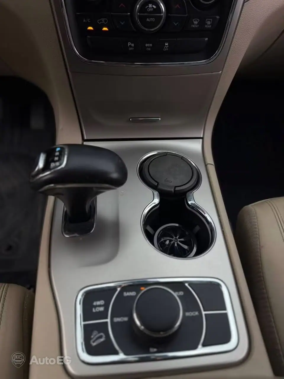 Jeep Grand Cherokee ٢٠١٧ – الصورة 16 من 19