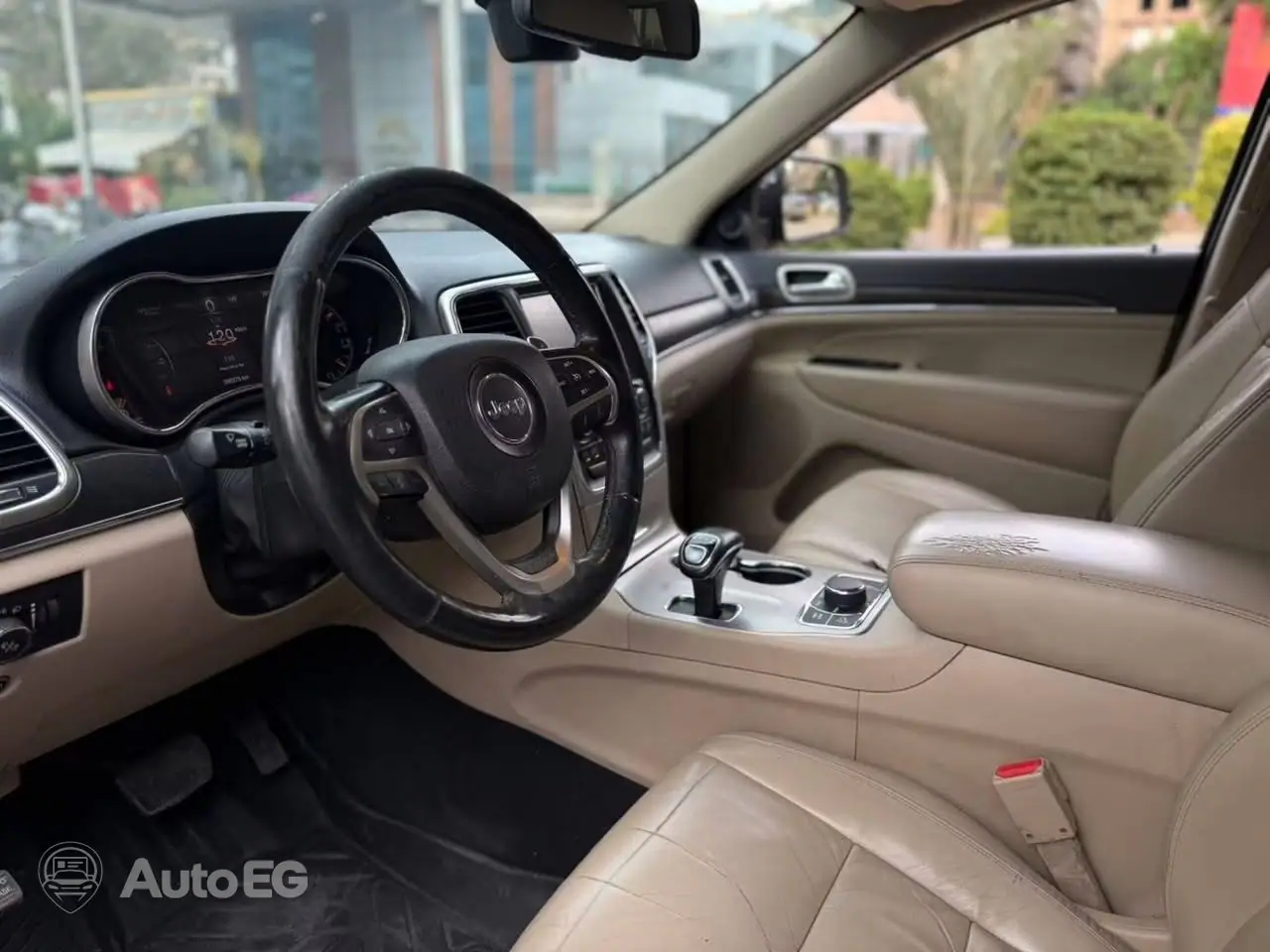 Jeep Grand Cherokee ٢٠١٧ – الصورة 10 من 19