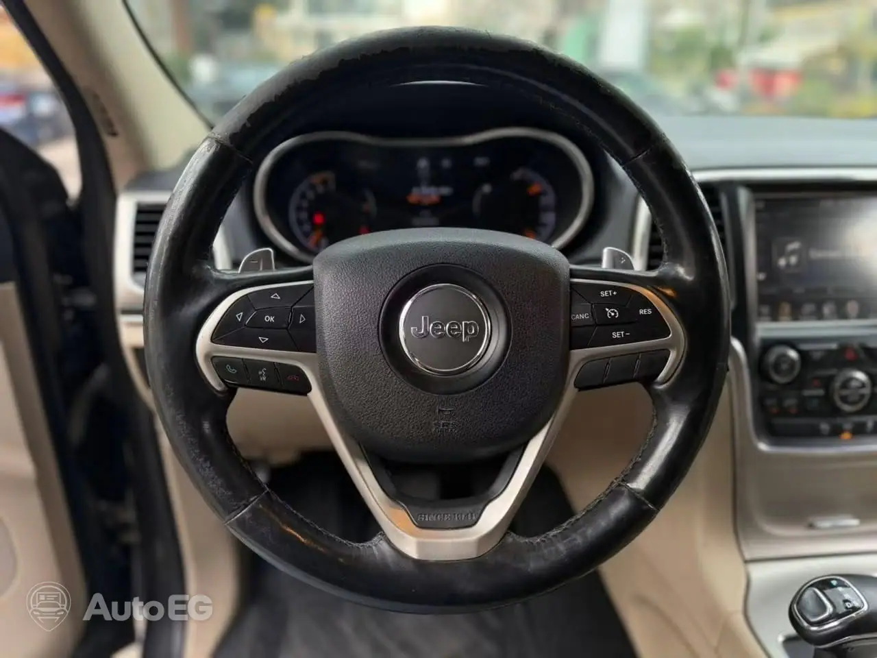 Jeep Grand Cherokee ٢٠١٧ – الصورة 15 من 19