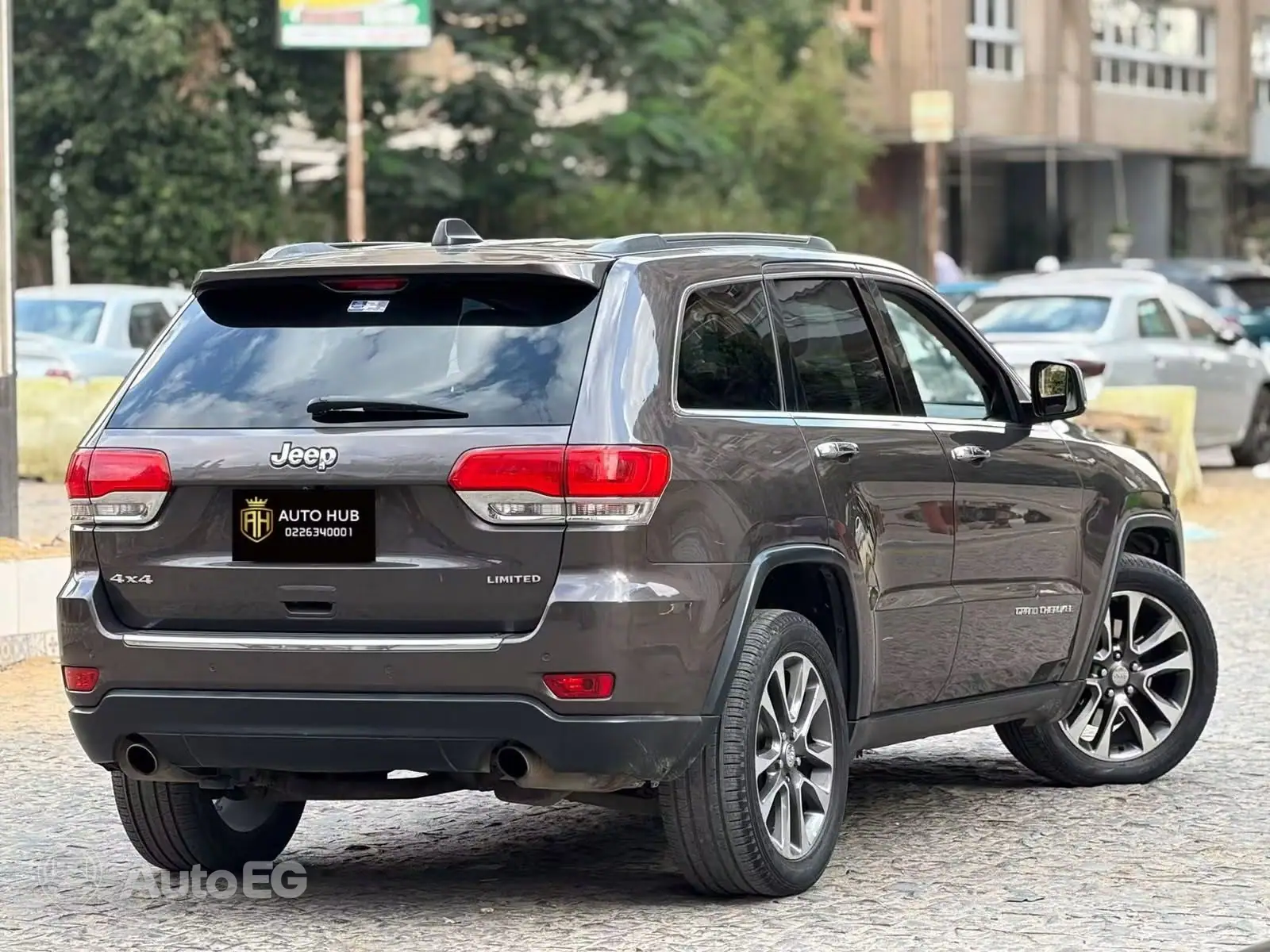 Jeep Grand Cherokee ٢٠١٧ – الصورة 2 من 19