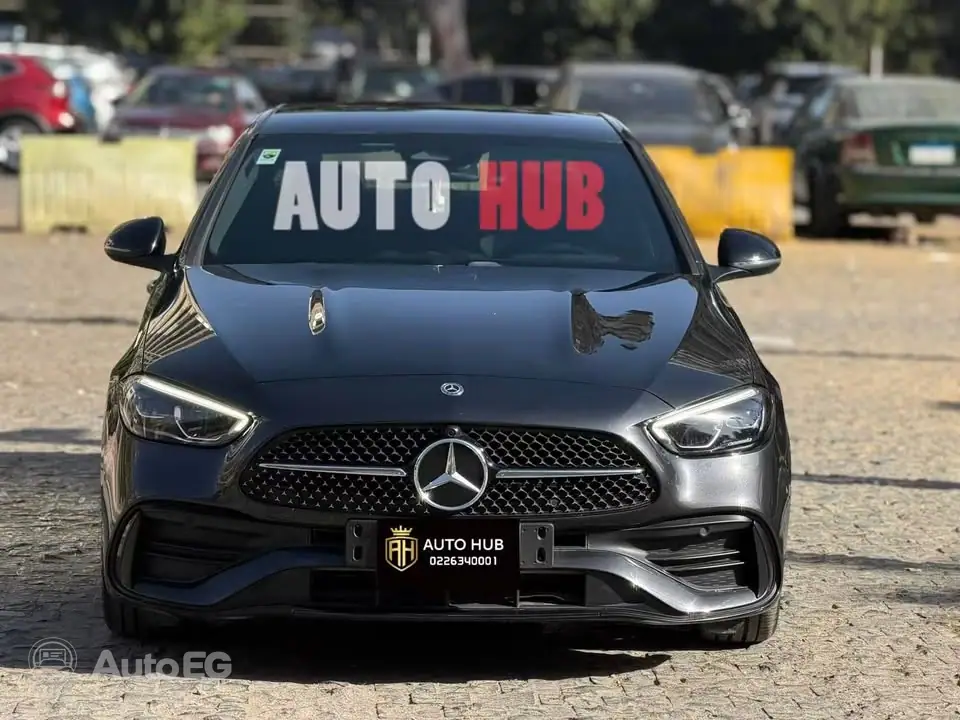 Mercedes-Benz C200 ٢٠٢٢ – الصورة 5 من 21