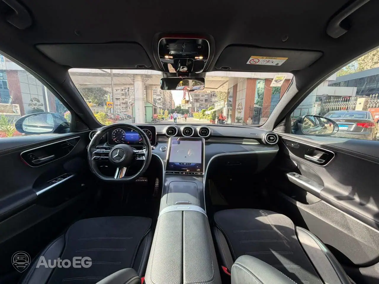 Mercedes-Benz C200 ٢٠٢٢ – الصورة 9 من 21