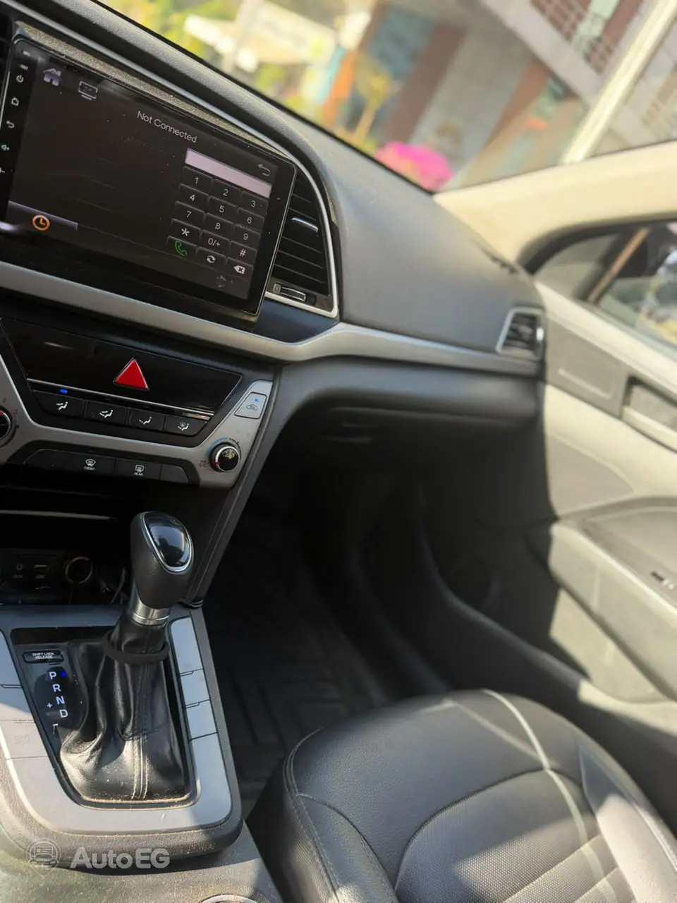 Hyundai Elantra AD ٢٠١٩ – الصورة 8 من 14
