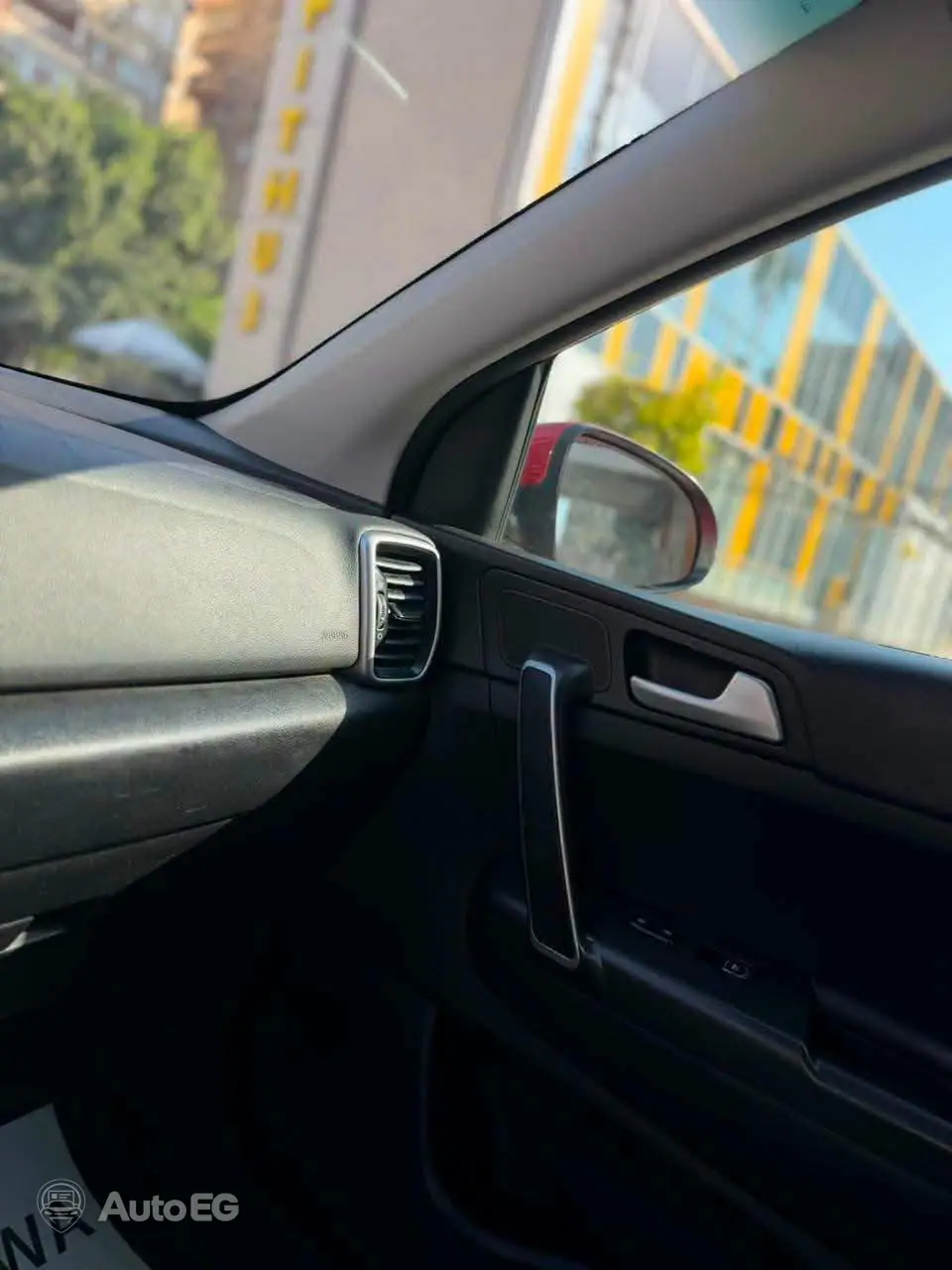 Kia Sportage ٢٠٢٢ – الصورة 13 من 18