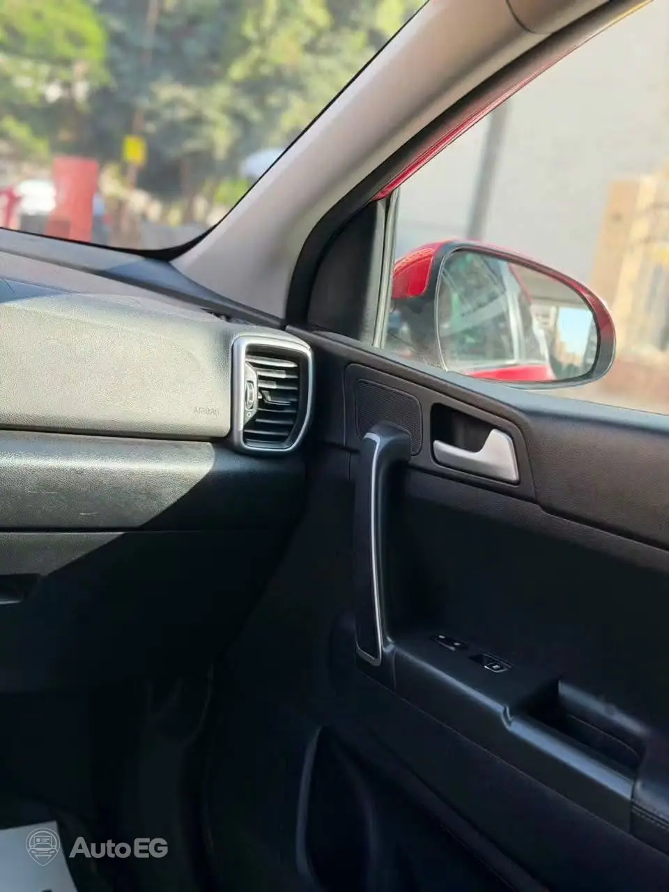 Kia Sportage ٢٠٢٢ – الصورة 11 من 18