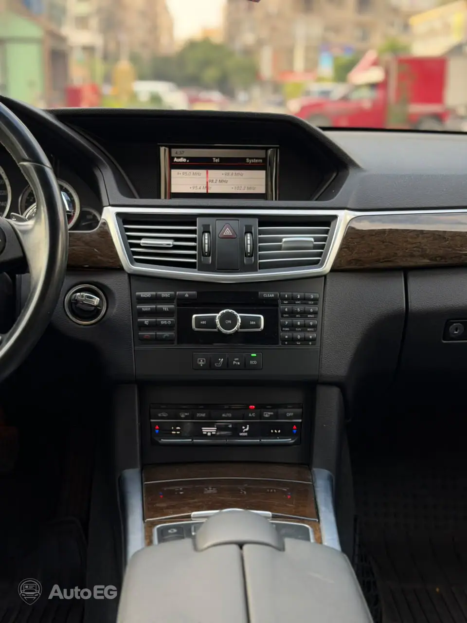 Mercedes-Benz E200 ٢٠١٣ – الصورة 11 من 23
