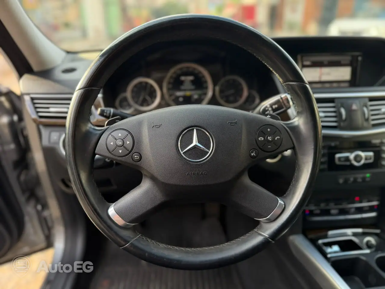 Mercedes-Benz E200 ٢٠١٣ – الصورة 19 من 23