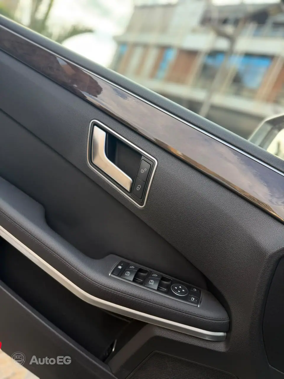 Mercedes-Benz E200 ٢٠١٣ – الصورة 21 من 23