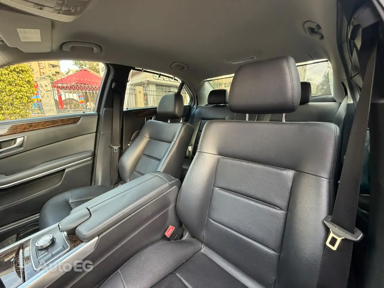 Mercedes-Benz E200 ٢٠١٣ – الصورة 22 من 23