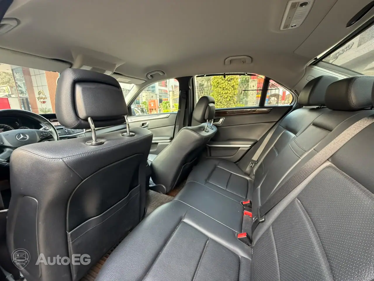 Mercedes-Benz E200 ٢٠١٣ – الصورة 23 من 23