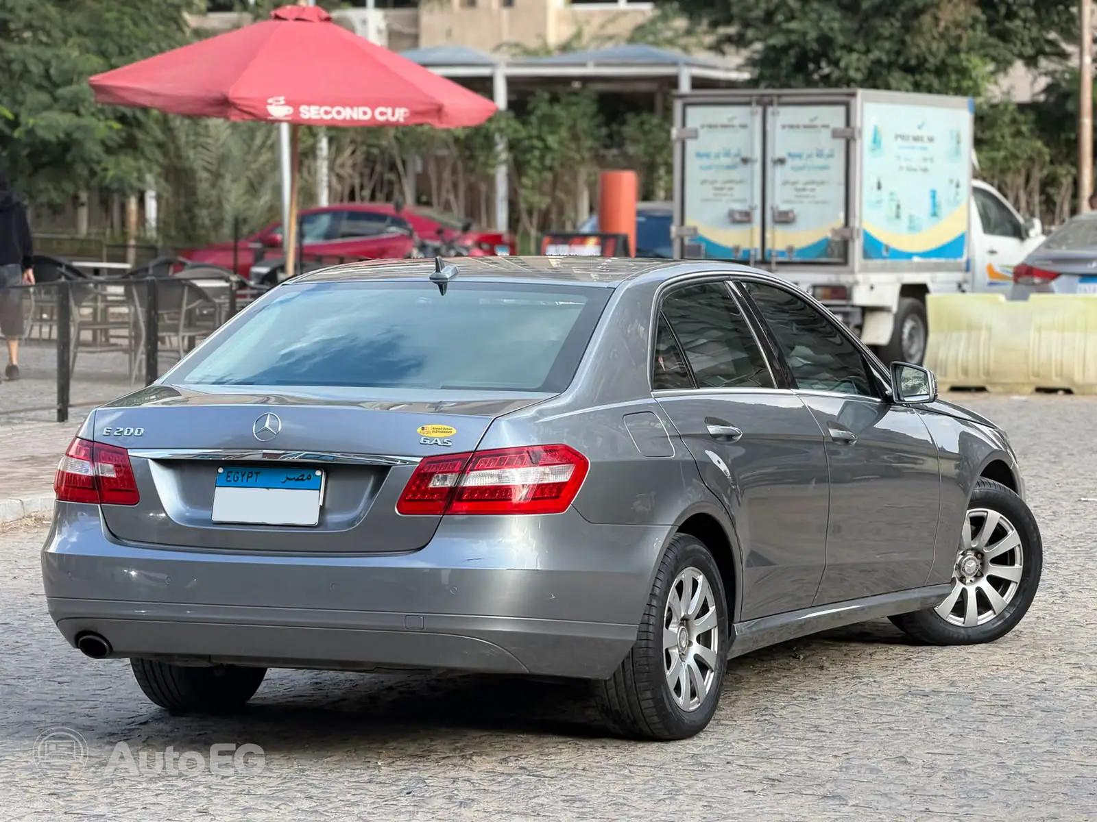 Mercedes-Benz E200 ٢٠١٣ – الصورة 2 من 23