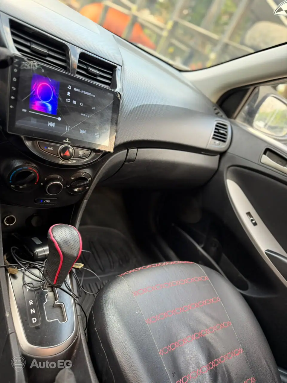 Hyundai Accent RB ٢٠١٦ – الصورة 10 من 15