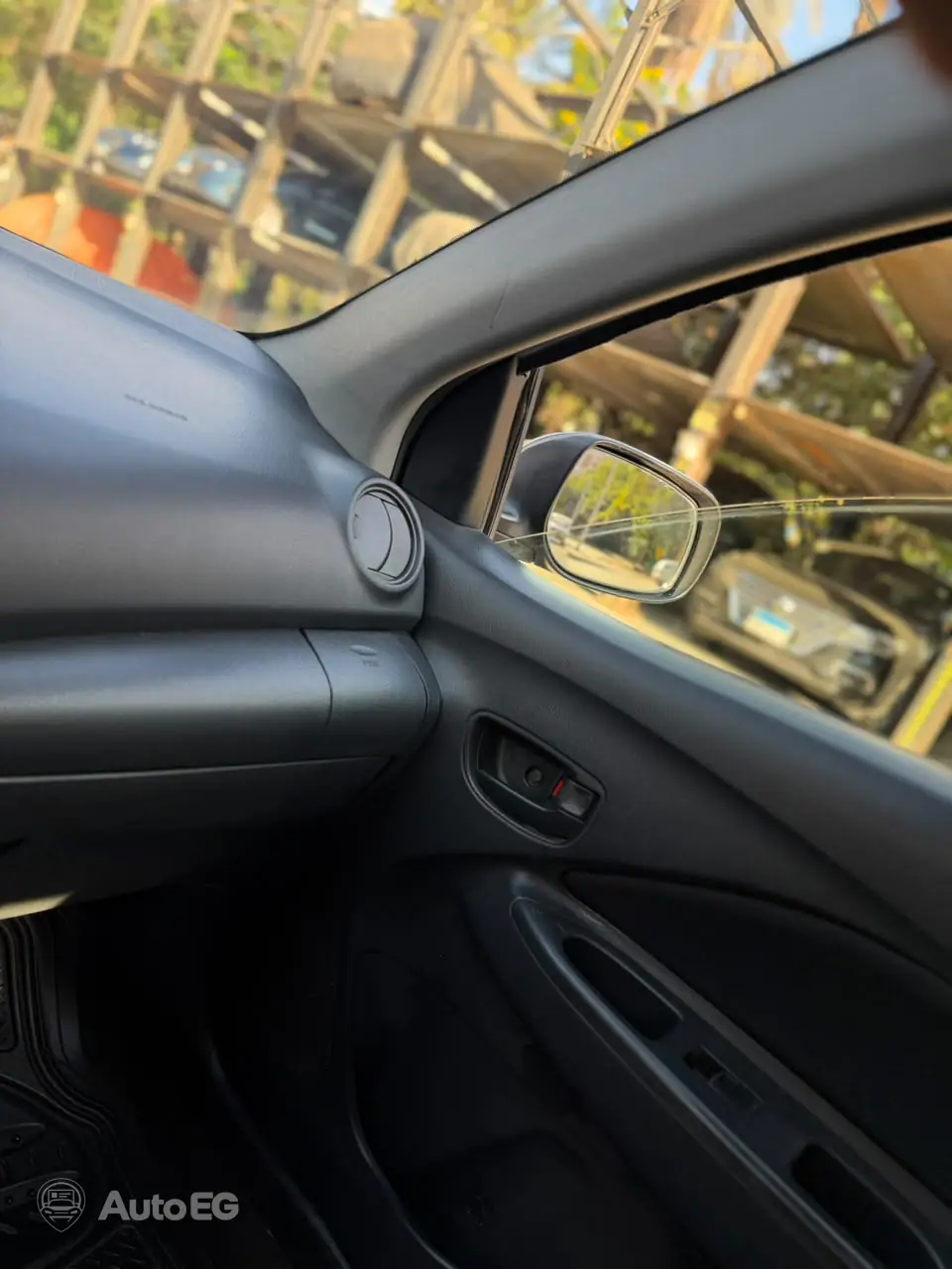 Toyota Yaris ٢٠٠٧ – الصورة 11 من 20