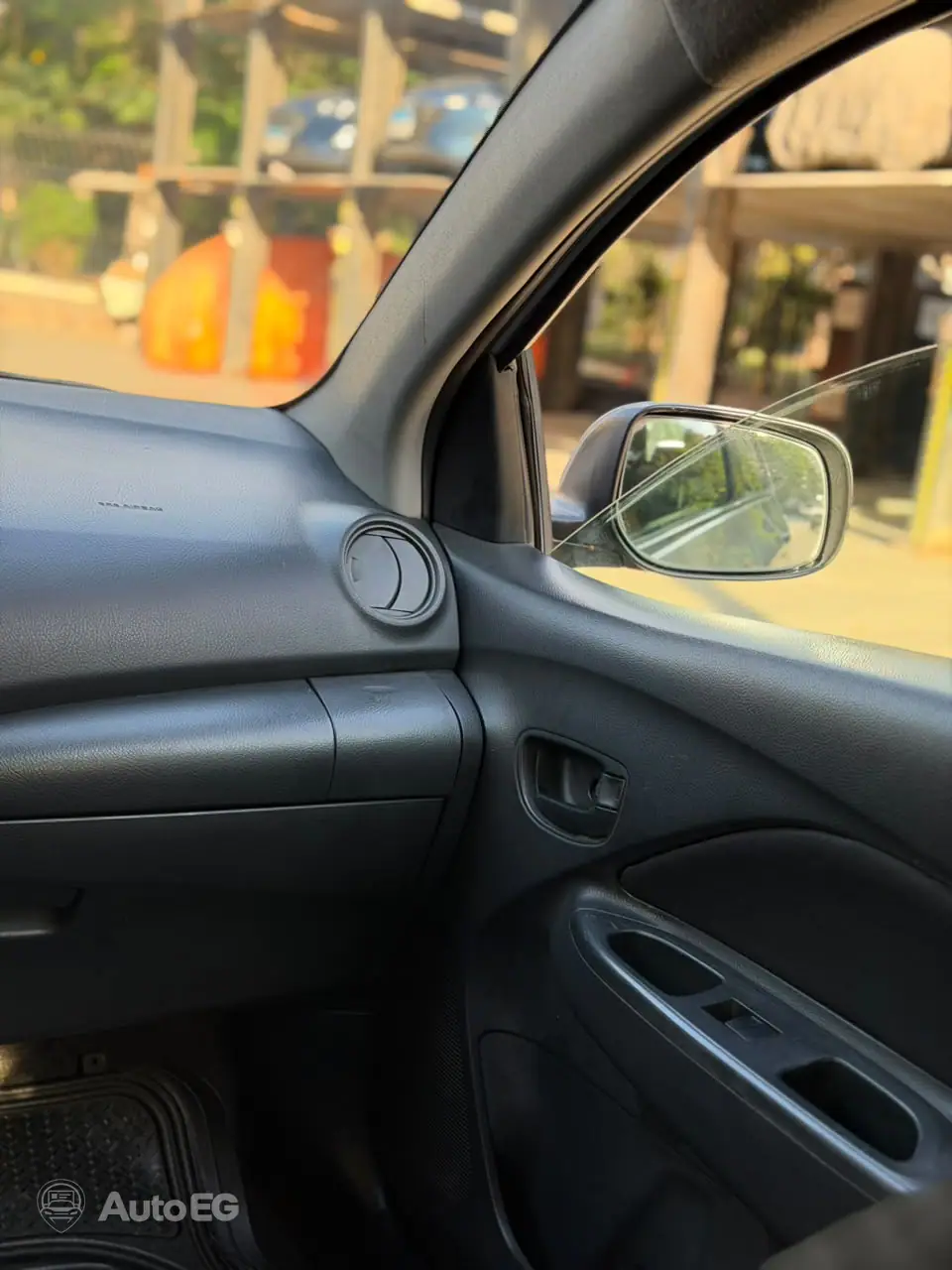Toyota Yaris ٢٠٠٧ – الصورة 12 من 20
