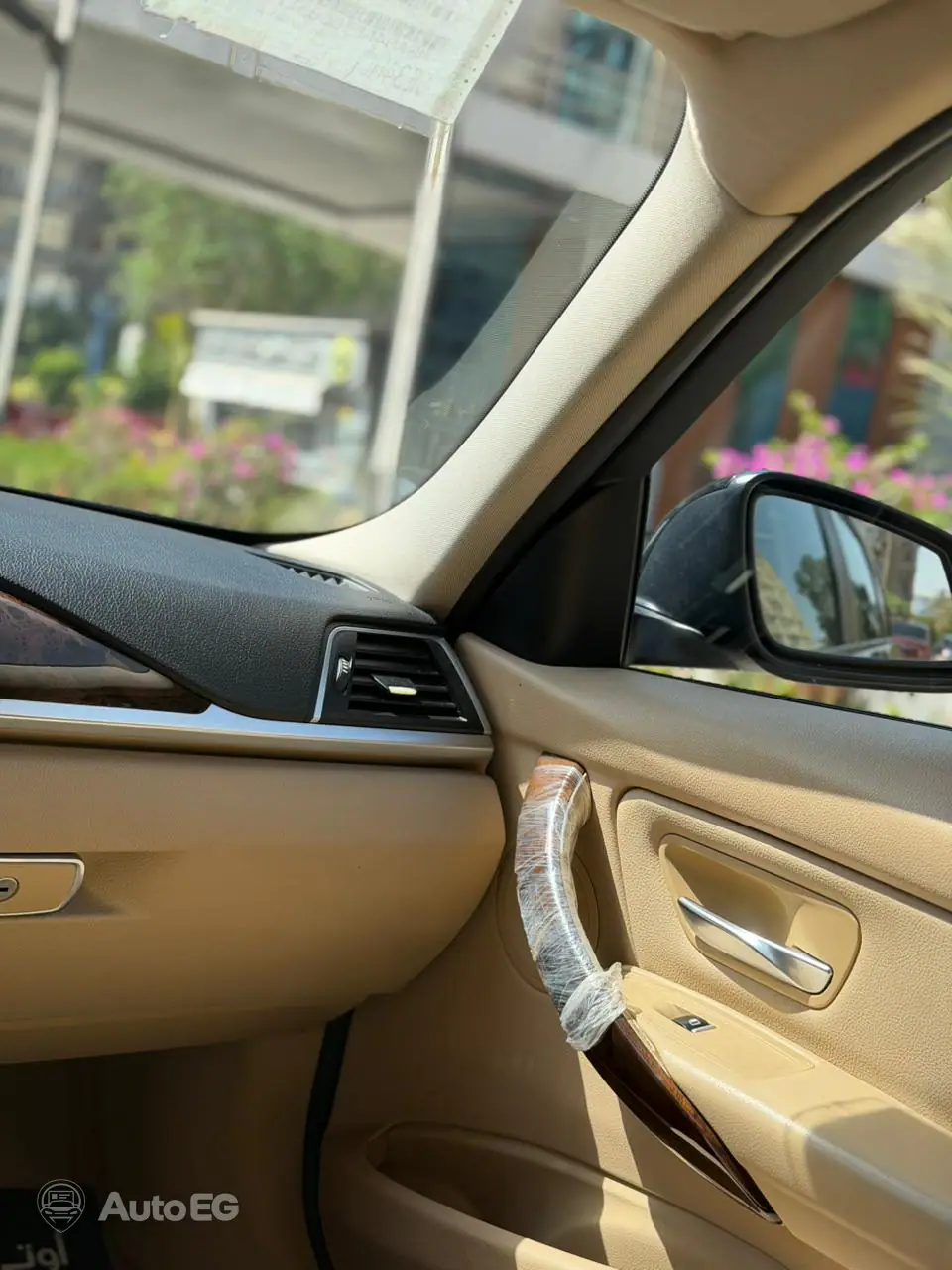 BMW 318I ٢٠١٦ – الصورة 13 من 24
