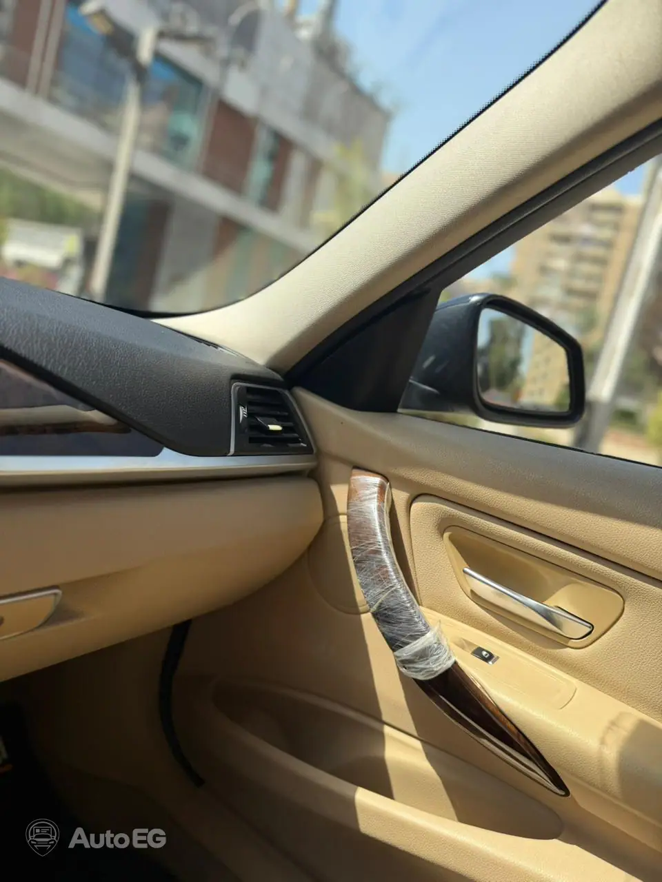 BMW 318I ٢٠١٦ – الصورة 15 من 24
