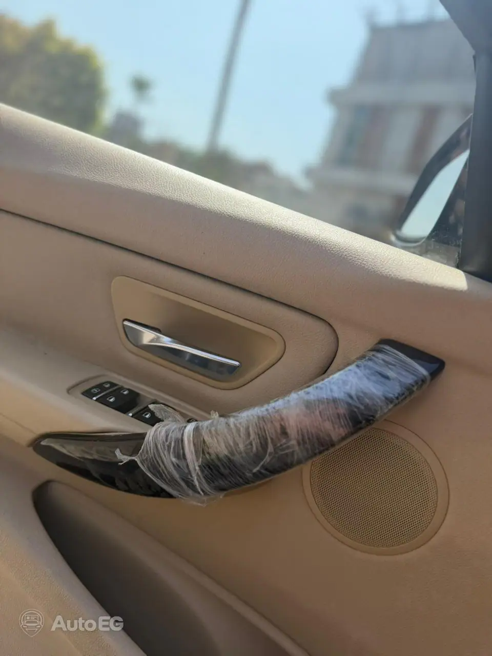BMW 318I ٢٠١٦ – الصورة 22 من 24