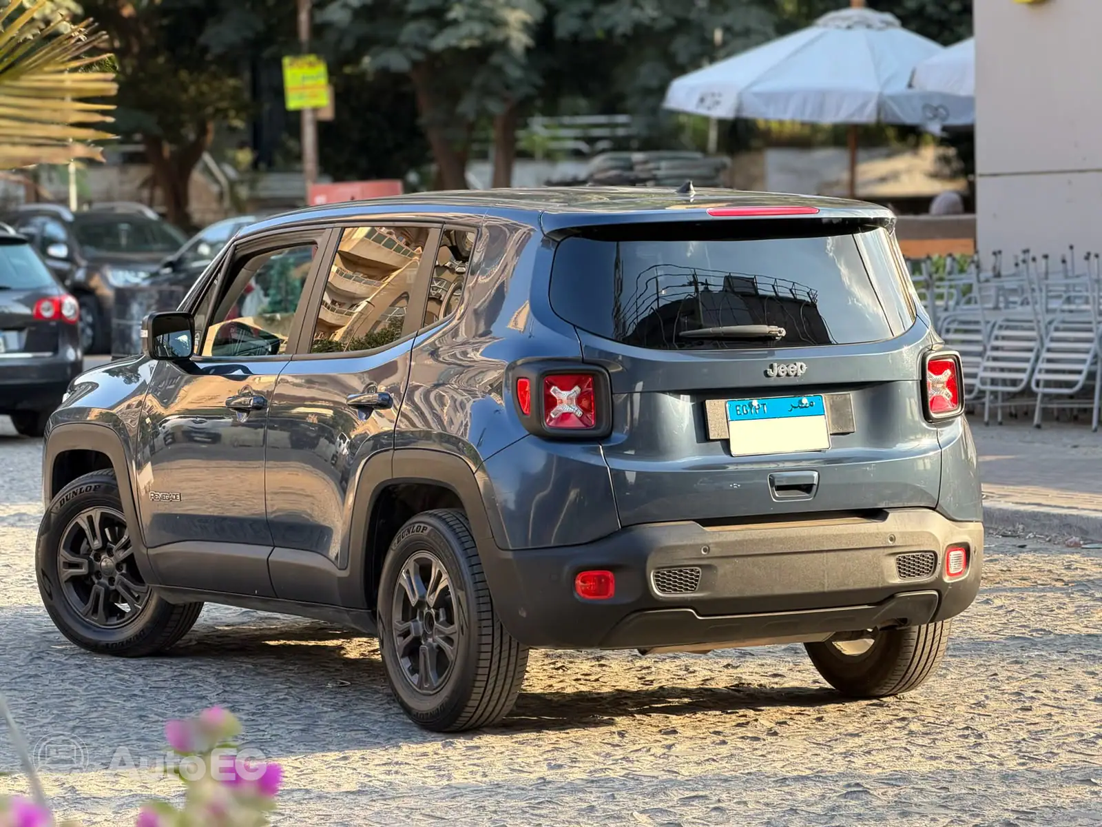 Jeep Renegade ٢٠٢٢ – الصورة 2 من 21