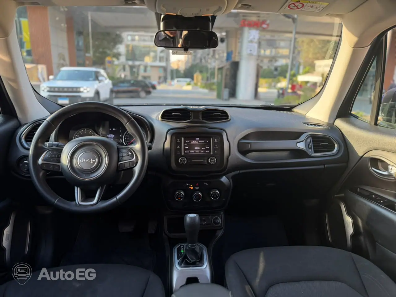 Jeep Renegade ٢٠٢٢ – الصورة 8 من 21