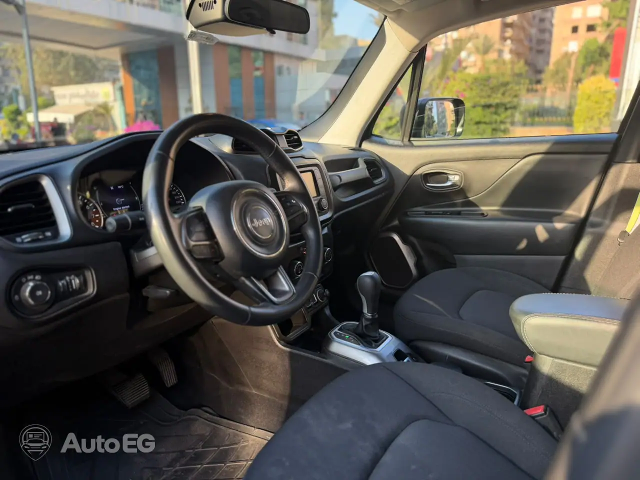 Jeep Renegade ٢٠٢٢ – الصورة 9 من 21