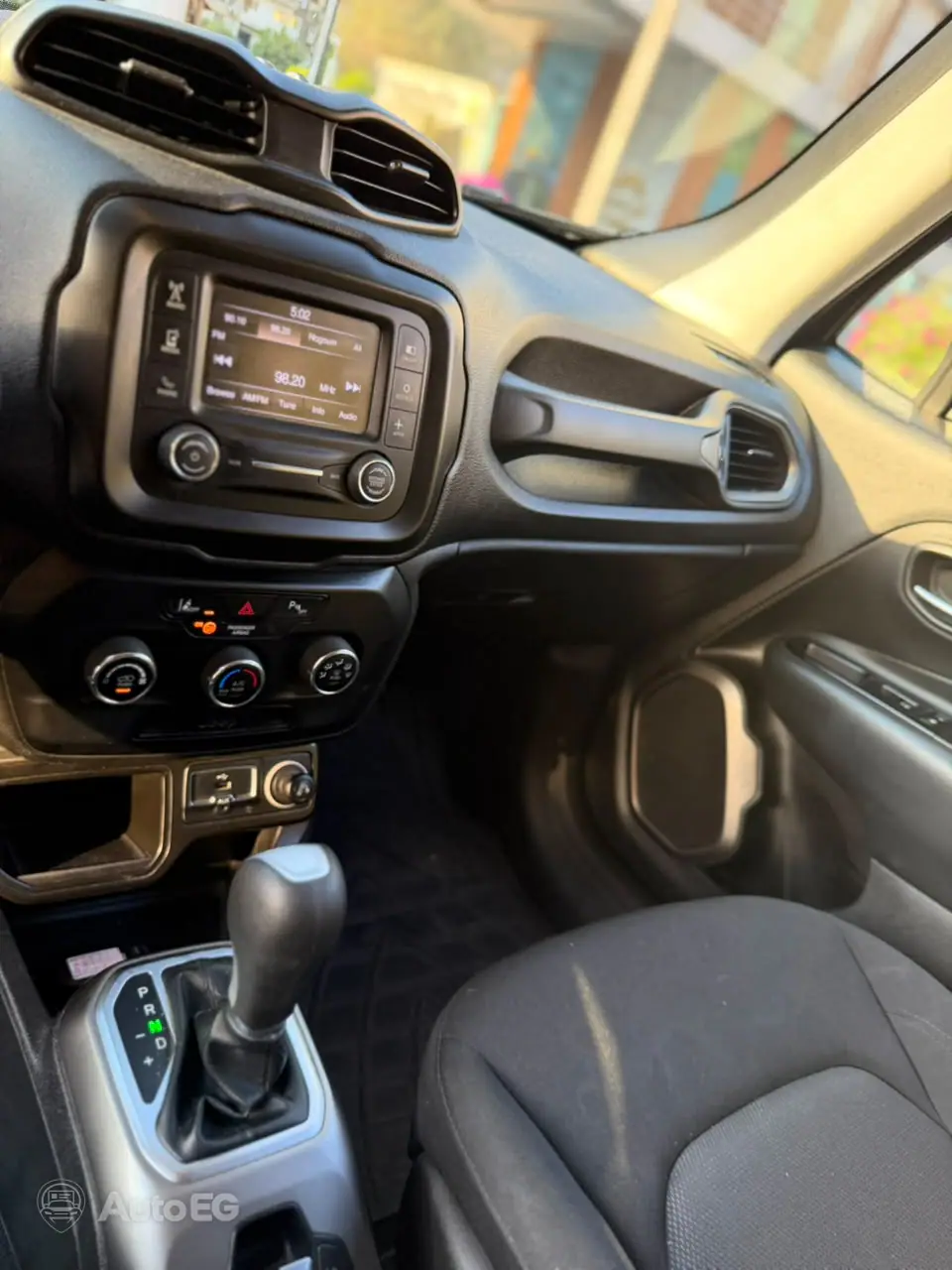 Jeep Renegade ٢٠٢٢ – الصورة 10 من 21