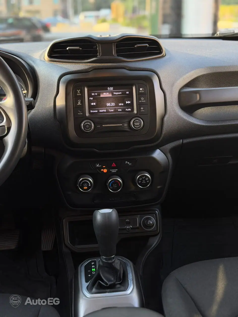 Jeep Renegade ٢٠٢٢ – الصورة 13 من 21