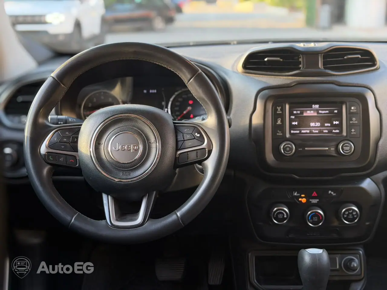 Jeep Renegade ٢٠٢٢ – الصورة 14 من 21
