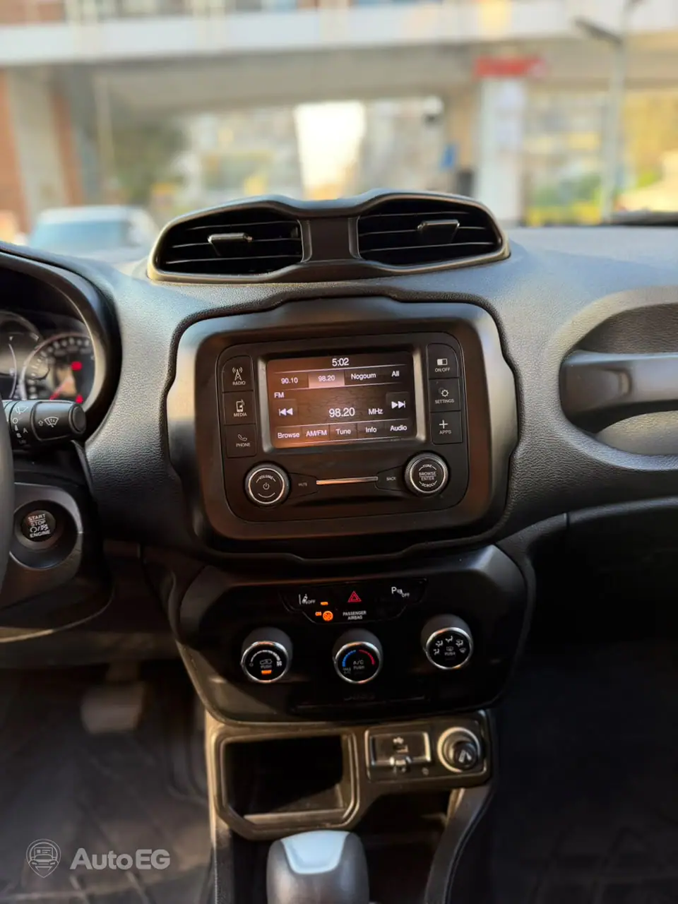 Jeep Renegade ٢٠٢٢ – الصورة 15 من 21