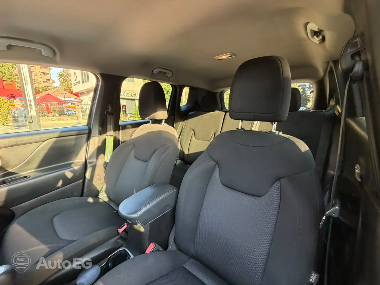 Jeep Renegade ٢٠٢٢ – الصورة 20 من 21