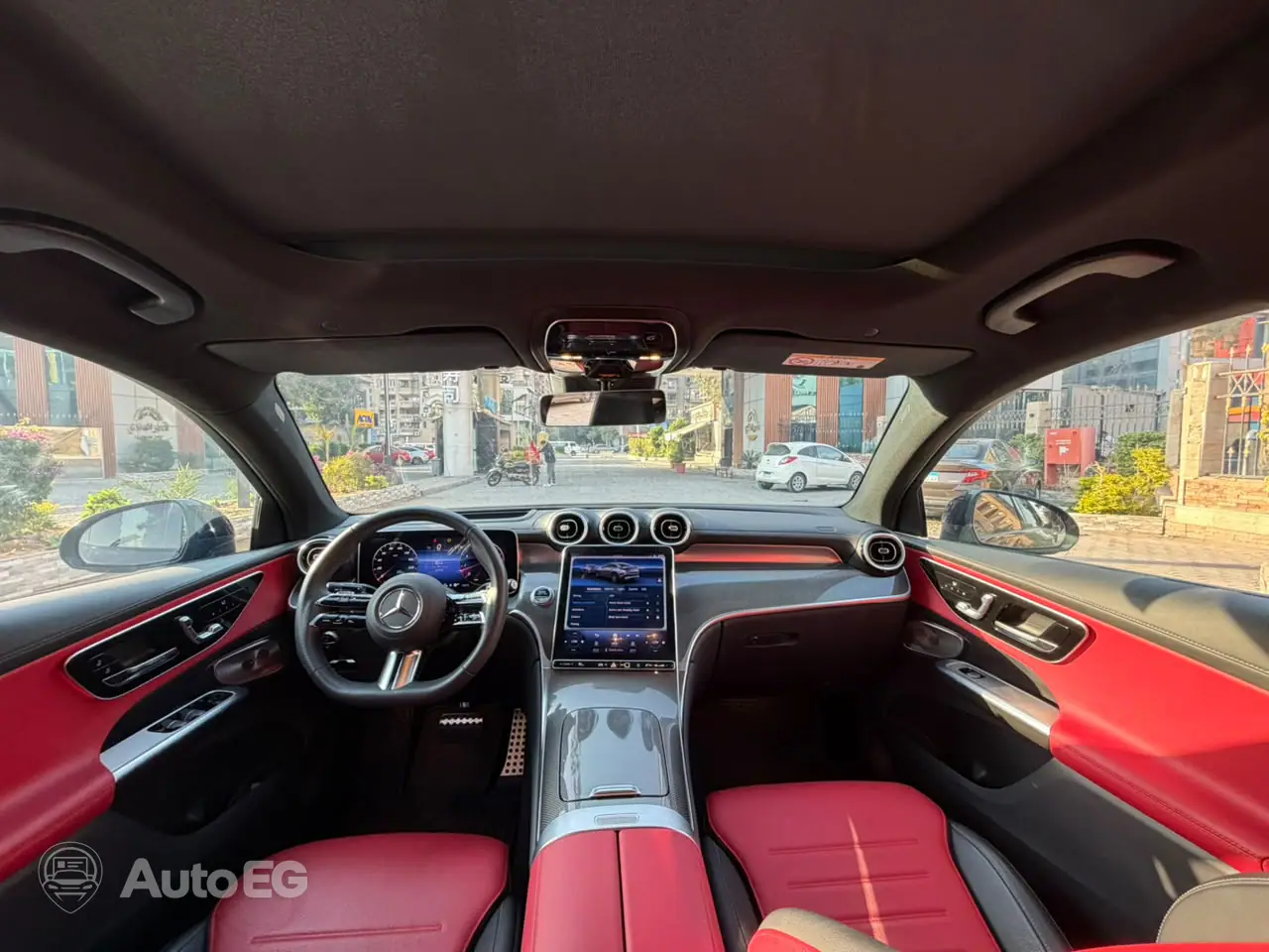 Mercedes-Benz GLC200 Coupe ٢٠٢٤ – الصورة 10 من 24