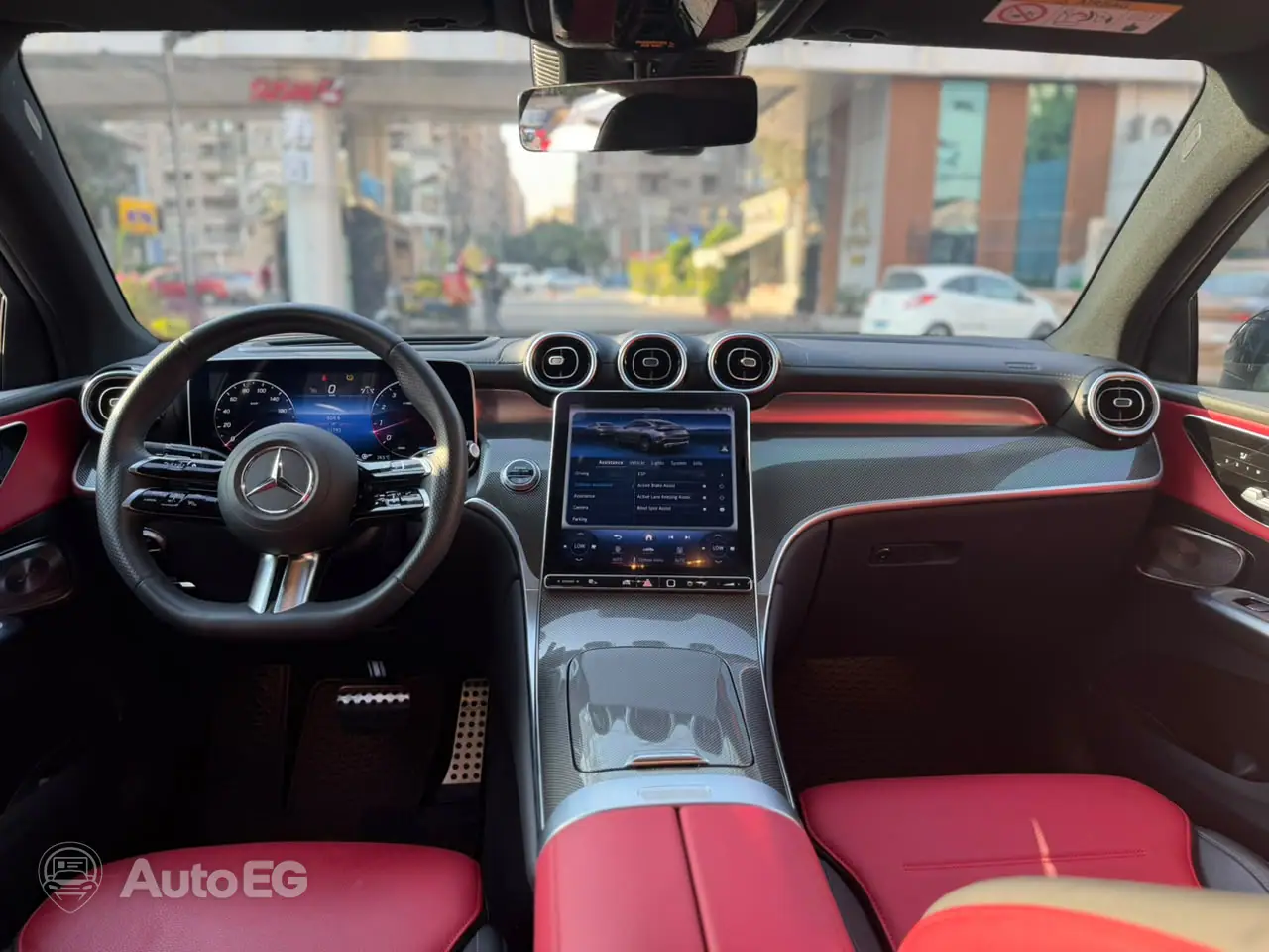 Mercedes-Benz GLC200 Coupe ٢٠٢٤ – الصورة 11 من 24