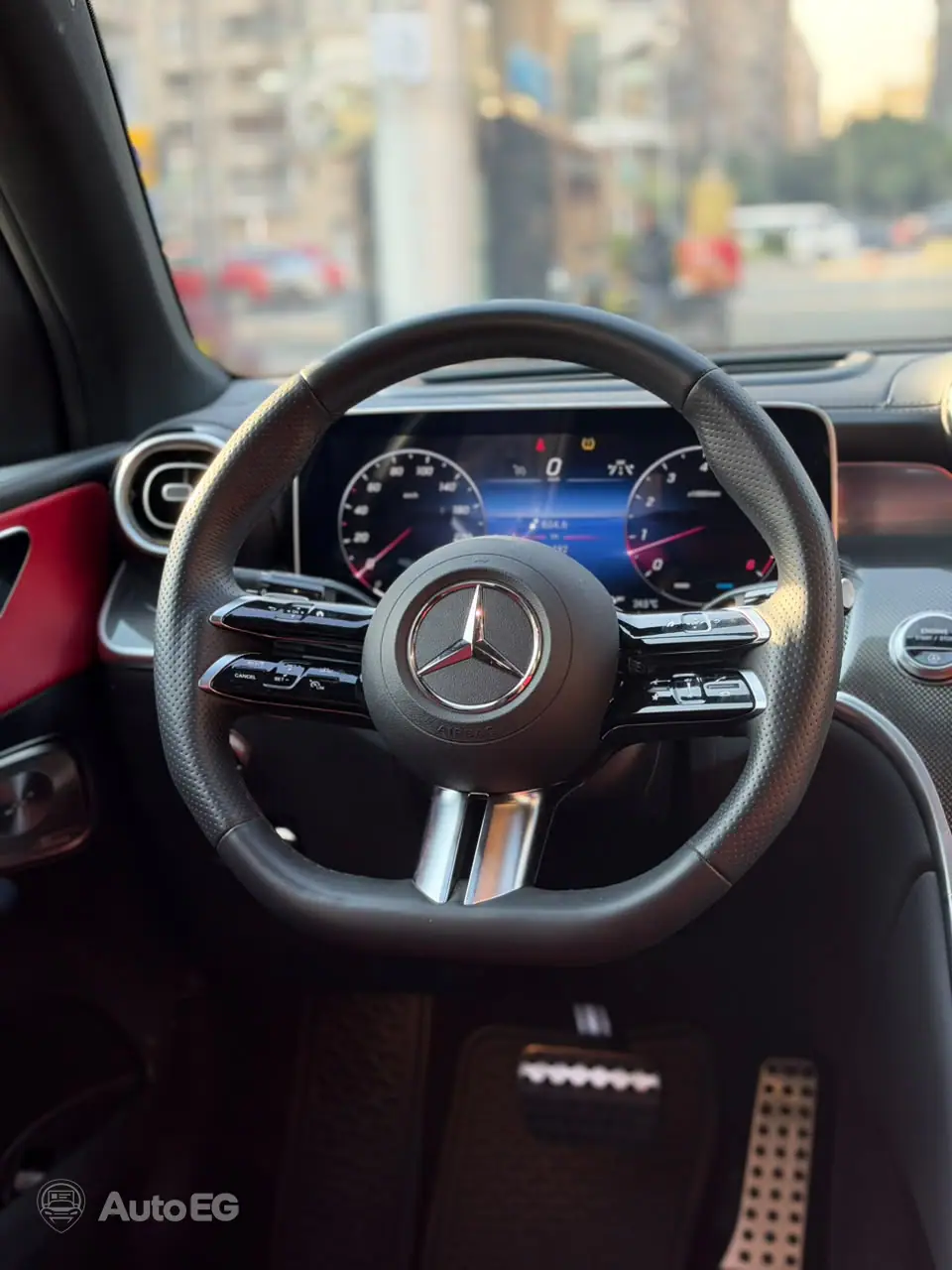 Mercedes-Benz GLC200 Coupe ٢٠٢٤ – الصورة 19 من 24
