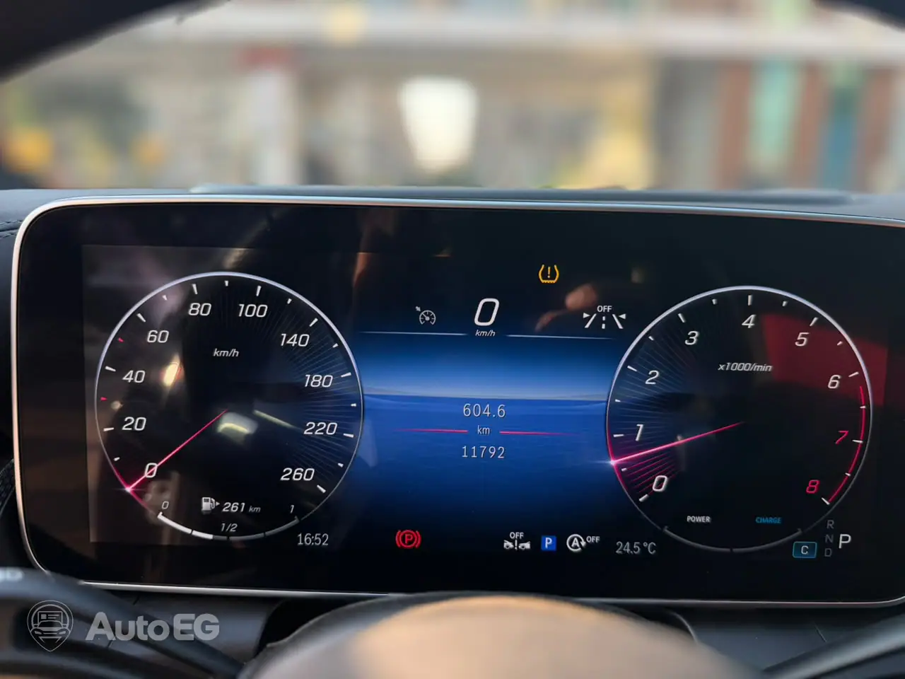 Mercedes-Benz GLC200 Coupe ٢٠٢٤ – الصورة 21 من 24