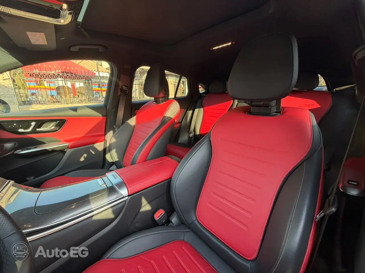 Mercedes-Benz GLC200 Coupe ٢٠٢٤ – الصورة 23 من 24